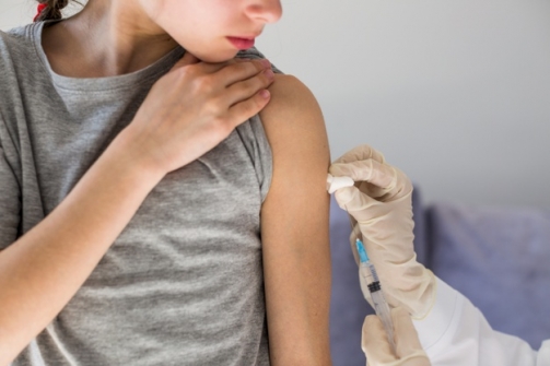 Imagem notícia Devo me vacinar todo ano contra a gripe? Veja respostas para essa e outras dúvidas sobre a imunização